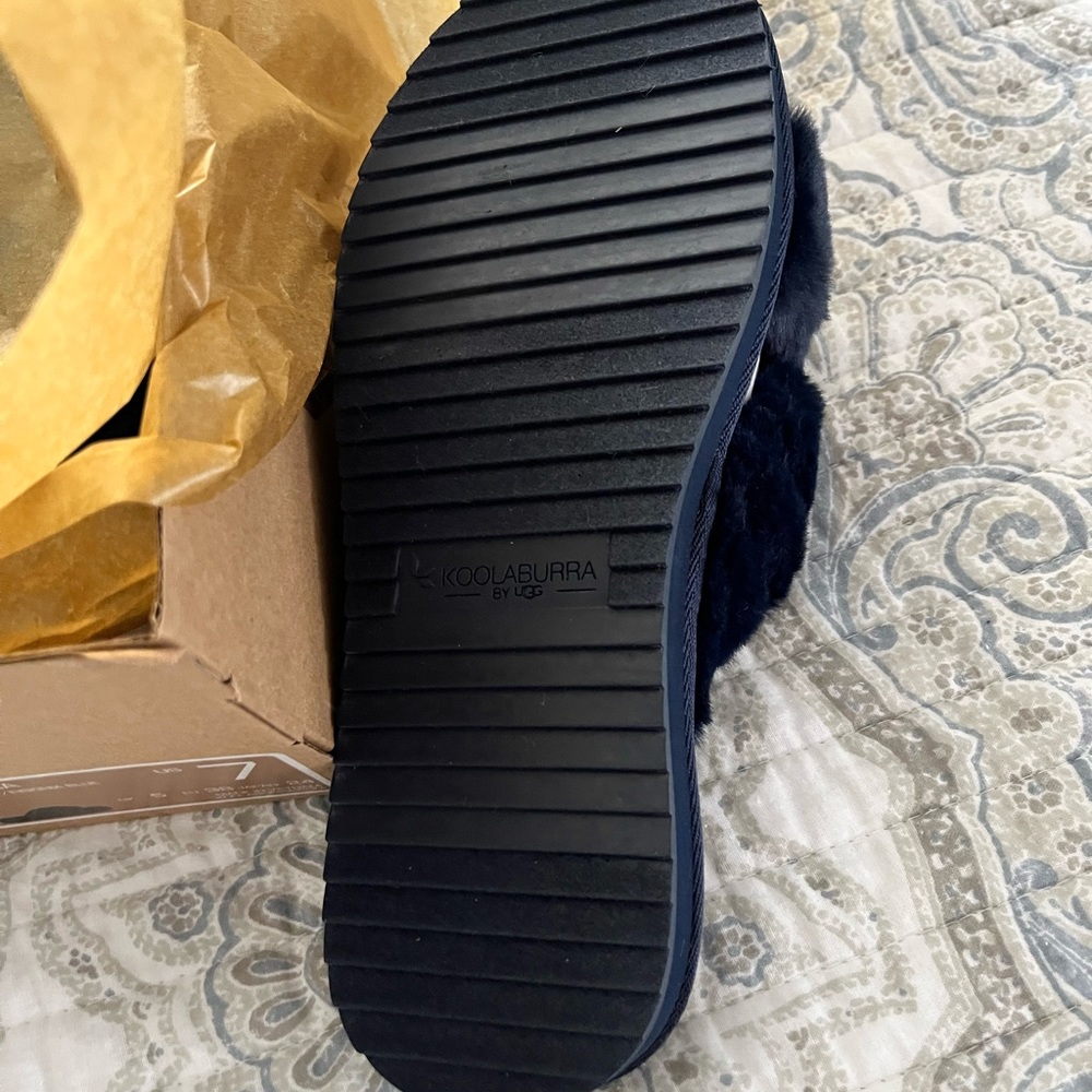 Kookaburra by UGG slippers